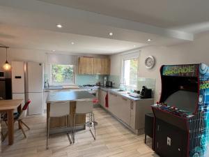 Spacious holiday home in Monticello with private pool
