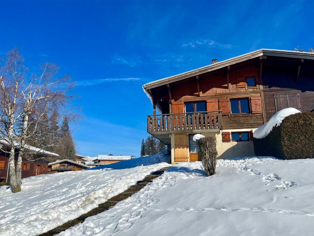 Spacious Holiday Home in Saint Martin le Redon with Garden