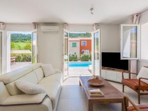 Spacious holiday home in Salernes with private pool