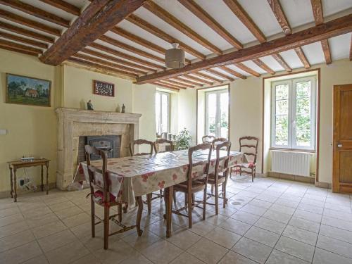 Spacious holiday home in Tracy sur Mer with garden
