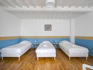 Spacious holiday home in Tracy sur Mer with garden
