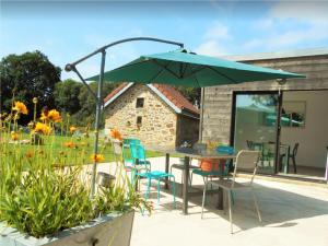 Spacious holiday home in Trébeurden with a garden