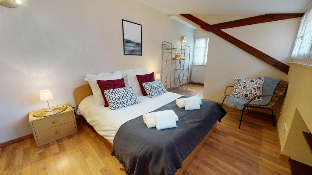 Spacious Holiday Home in Vaison la Romaine with Garden