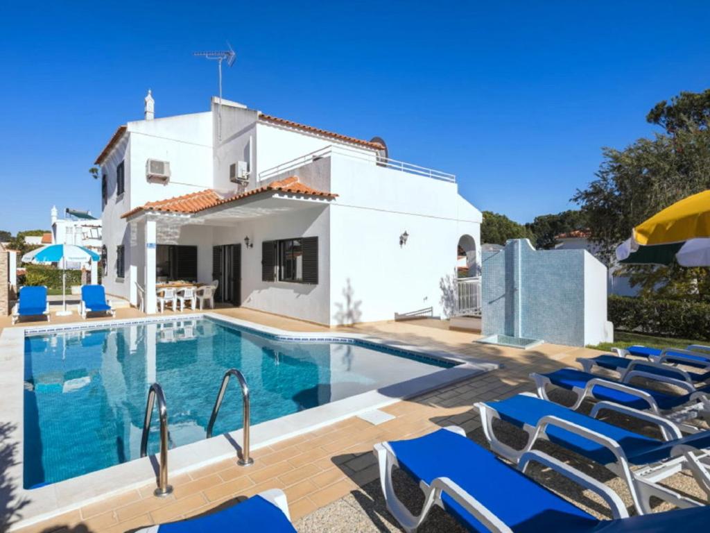 Maison de vacances Spacious Holiday Home in Vilamoura with Private Pool  8125-507 Vilamoura