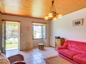 Maison de vacances Spacious Holiday Home near Forest in Auvergne  15800 Vic-sur-Cère Auvergne