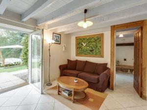 Spacious Holiday Home With Garden in Querrien France