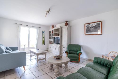 Spacious House In The Country With Pool & Wifi