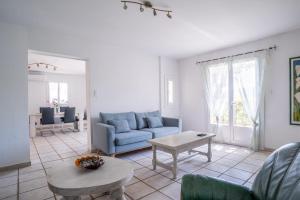 Spacious House In The Country With Pool & Wifi