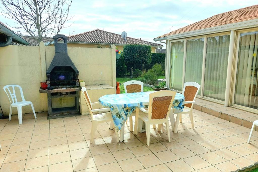 Maison de vacances Spacious House With Garden Near The Beach 6b Allée des Mésanges 33510 Andernos-les-Bains