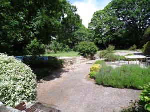 Spacious Longere,heated swimming pool, idyllic setting, Southern Brittany, FR