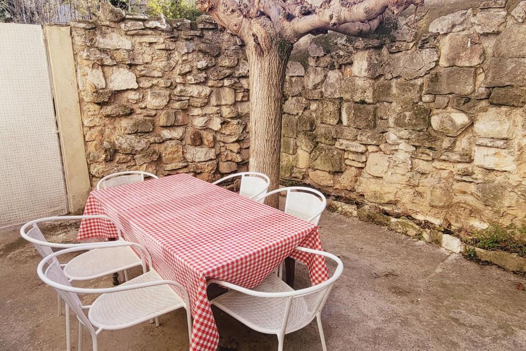 Maison de vacances Spacious nest in the heart of the historic center 4 Rue du Puits 84000 Avignon