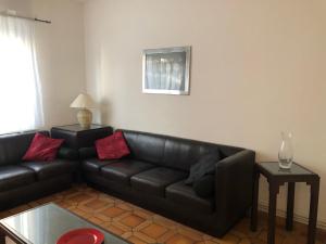 Spacious Quentoinise Town House