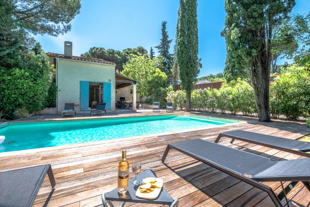 Maison de vacances Splendid typical house with pool and large garden in St Tropez - Welkeys 331 chemin de Bestagne 83580 Saint-Tropez