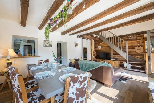 ST-JORIOZ - C'est une maison bleue, 6pax by LocationlacAnnecy, LLA Selections