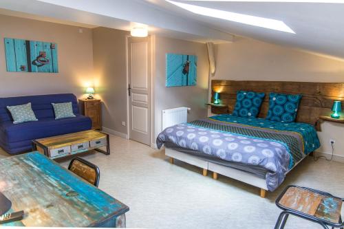 Stationnement gratuit, 2 suites parentales, 2 SDB, 3WC, Cuisine équipée