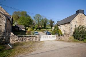 Stone cottage with modern cosy interior near to Josselin Perfect retreat for Writers or Star Gazers