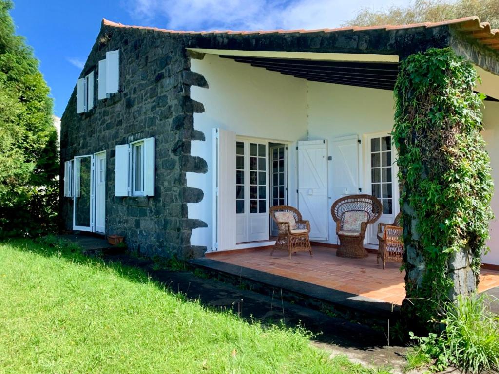 Stone House - Sete Cidades Caminho da Lagoa 10, 9555-192 Sete Cidades