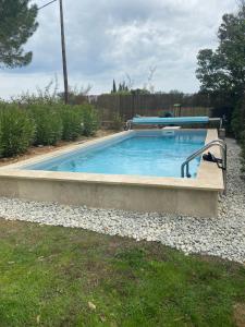 Maison de vacances Studio au pont du gard Piscine et Jacuzzi chez Valerie Payre 855 Chemin de la Barque Vieille 30210 Vers-Pont-du-Gard Languedoc-Roussillon