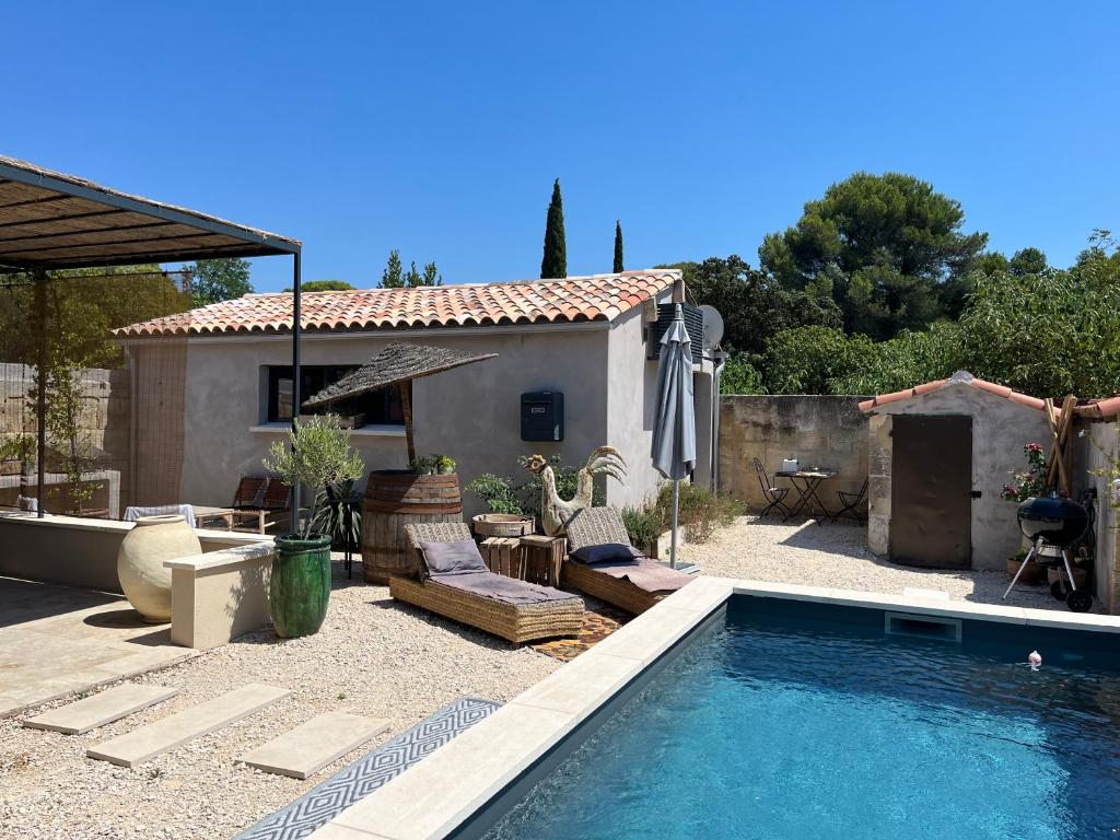 Maison de vacances Studio dans les Alpilles 44 Cours Alphonse Daudet 13990 Fontvieille