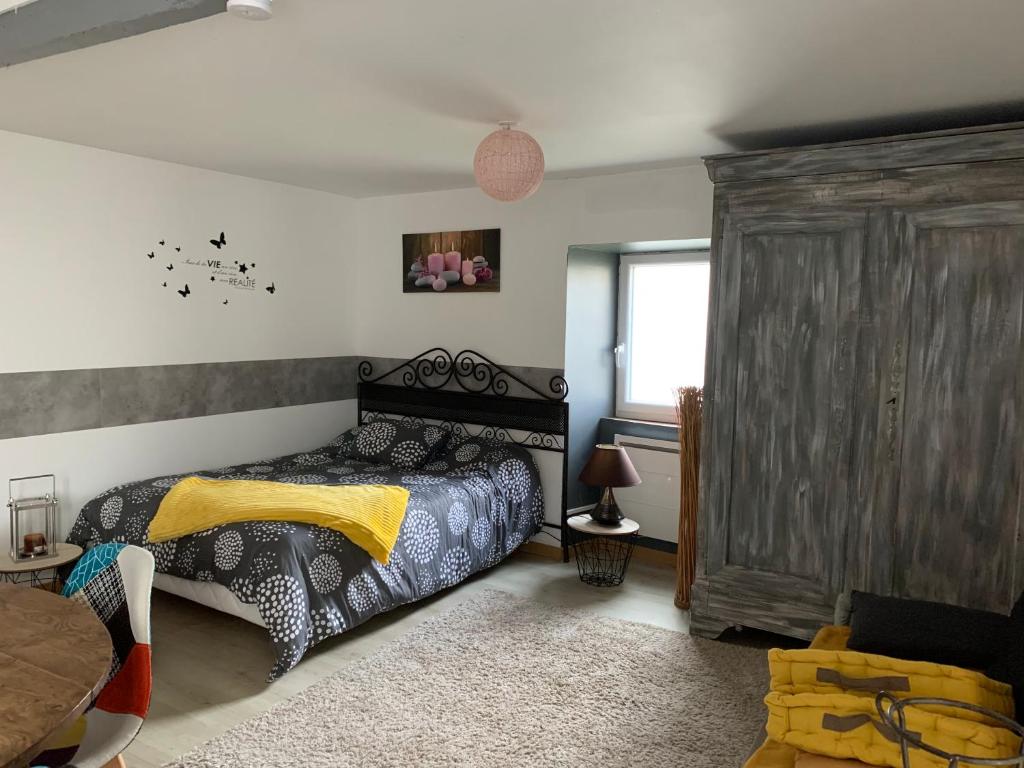Maison de vacances Studio entier Tout confort 283 Route de Vars 16160 Le Gond-Pontouvre