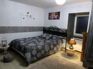 Maison de vacances Studio entier Tout confort 283 Route de Vars 16160 Le Gond-Pontouvre -1