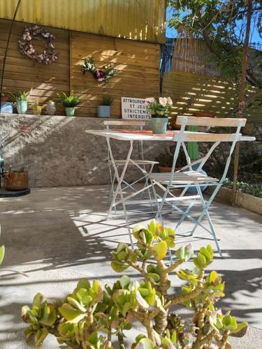 Studio indépendant et coquet + terrasse