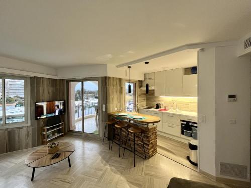 Studio moderne - Port de Mandelieu - Proche Mer