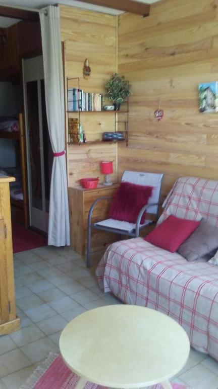 Studio rénové avec jardin et vue dégagée, 4 nuits minimum Chemin Peyre Choussous, 05260 Chaillol