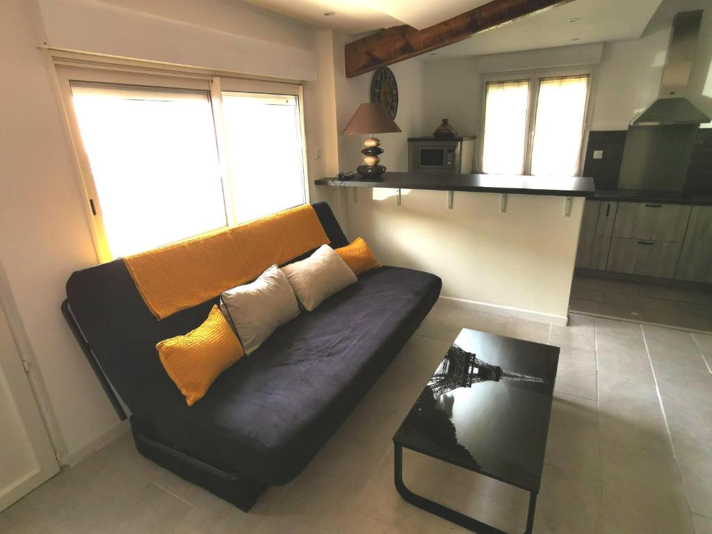 Studio sympa meublé avec parking privé