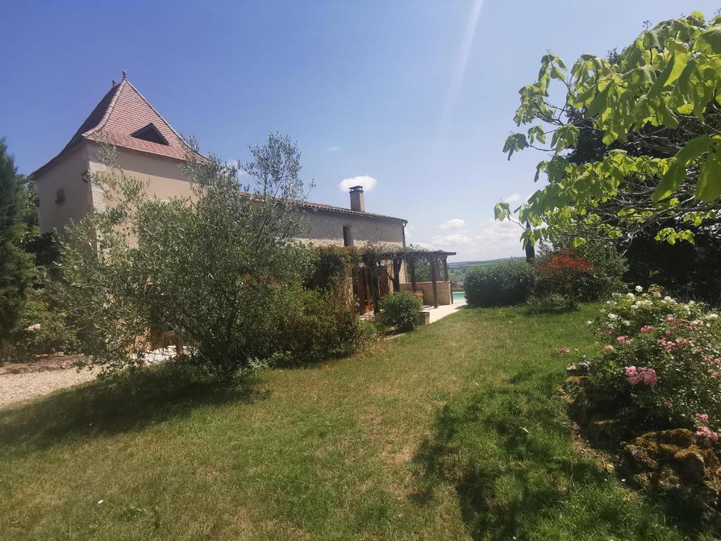 Maison de vacances STUNNING 3Bed House in Loubes Bernac Private Pool 1261 Montaillac 47120 Loubès-Bernac