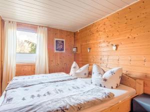 Stunning Holiday Home in G ntersberge near Lake