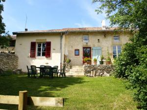Stunning Holiday Home with Fenced Garden, Garage,BBQ,Heating