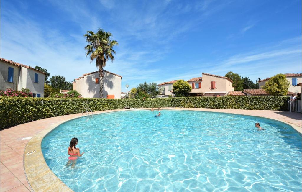Stunning home in Aigues-Mortes with Outdoor swimming pool, WiFi and 3 Bedrooms , 30220 Aigues-Mortes