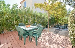 Stunning home in Aigues-Mortes with Outdoor swimming pool, WiFi and 3 Bedrooms