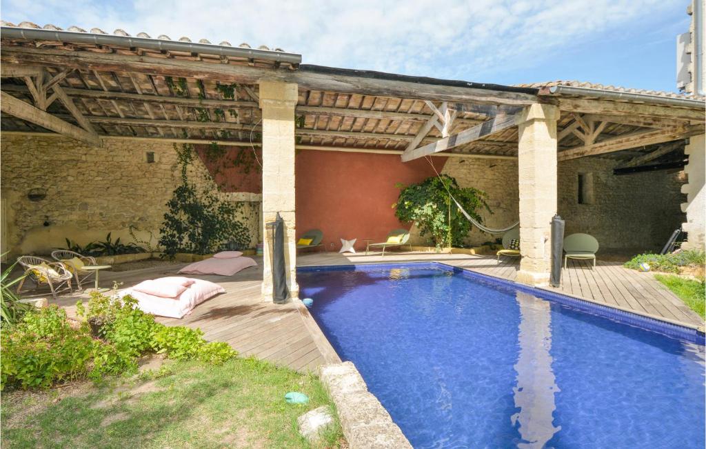 Stunning home in Aigues-Vives with Outdoor swimming pool, 6 Bedrooms and WiFi , 30670 Aigues-Vives