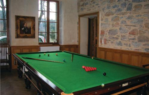 Stunning home in Anduze with 5 Bedrooms, Internet and Outdoor swimming pool
