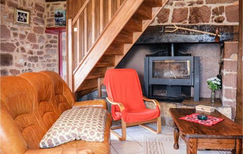Stunning home in Badefols DAns with 4 Bedrooms, Private swimming pool and Outdoor swimming pool