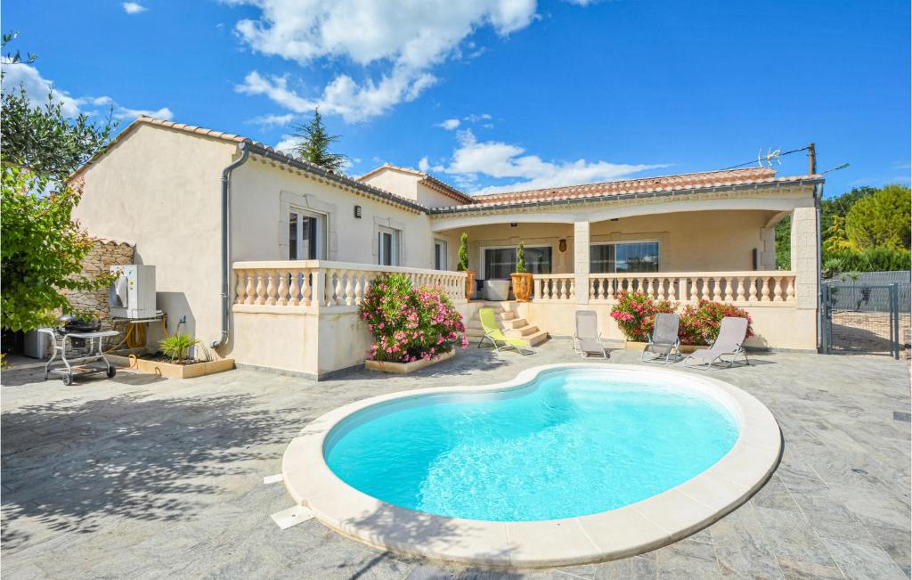 Maison de vacances Stunning home in Barjac with 3 Bedrooms, WiFi and Outdoor swimming pool  30430 Barjac