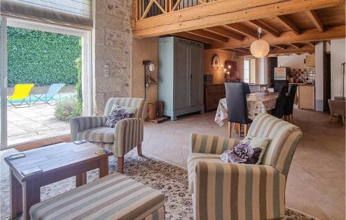 Stunning home in Bazac with Outdoor swimming pool, 3 Bedrooms and Private swimming pool