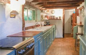 Maison de vacances Stunning home in Beauchene with 4 Bedrooms, WiFi and Outdoor swimming pool  41170 Beauchêne Région Centre