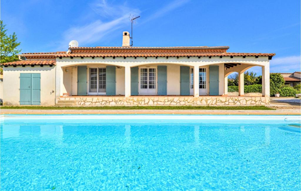 Maison de vacances Stunning home in Bellegarde with 4 Bedrooms, WiFi and Swimming pool  30127 Bellegarde