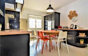 Stunning home in Bellegarde with 4 Bedrooms, WiFi and Swimming pool