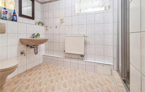 Stunning home in Berga with 3 Bedrooms and WiFi
