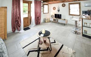 Stunning home in Bollène with Outdoor swimming pool and WiFi