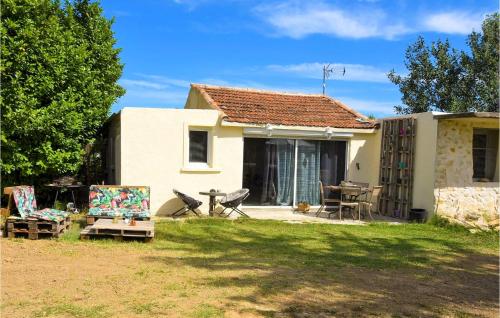 Stunning home in Bollène with Outdoor swimming pool, WiFi and 1 Bedrooms