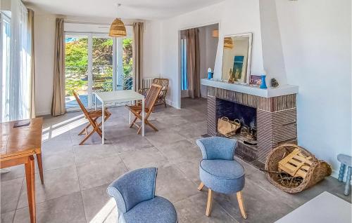 Stunning home in Bourcefranc-le-Chapus with 5 Bedrooms and WiFi