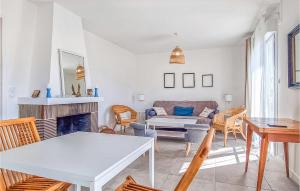 Stunning home in Bourcefranc-le-Chapus with 5 Bedrooms and WiFi