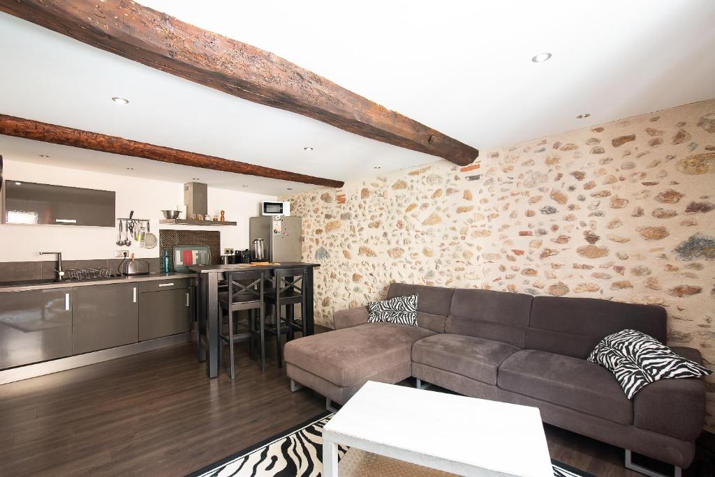 Stunning home in Bourg Saint Andeol with Jacuzzi, WiFi and Outdoor swimming pool 07700 Bourg-Saint-Andéol