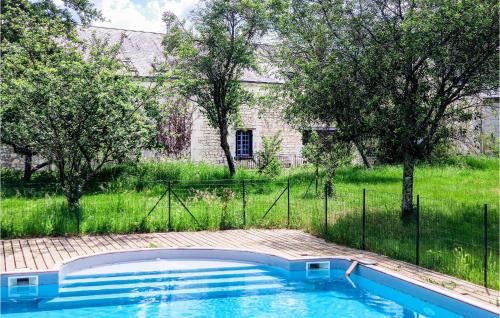 Stunning home in Bourgueil with 5 Bedrooms, WiFi and Outdoor swimming pool