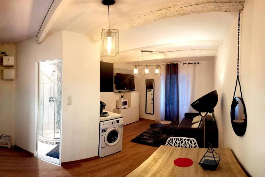 Stunning home in Bouzigues with Outdoor swimming pool, 3 Bedrooms and WiFi 34140 Bouzigues